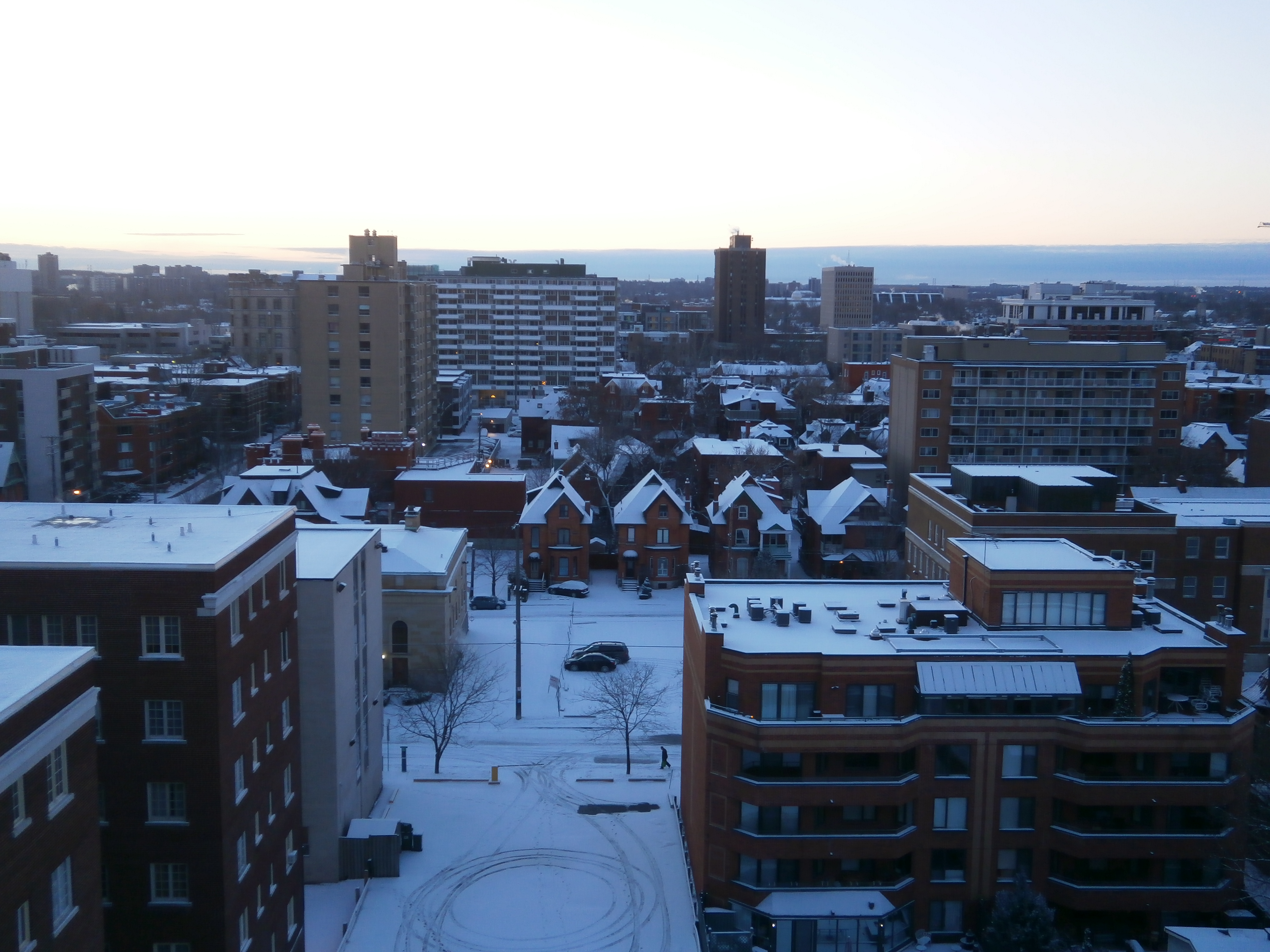 A fővárosban leesett az első hó (+fotók)