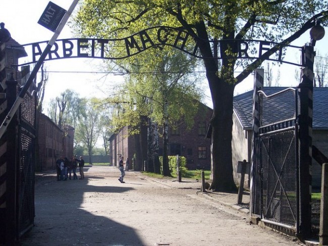 Auschwitz bejárata.