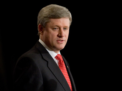 Harpert aggasztja a gazdasági válság
