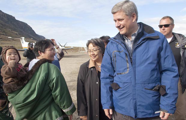 Stephen Harper miniszterelnök északon