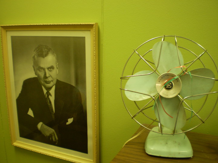 Diefenbaker és a retró ventilátor (Kép: C. Adam)