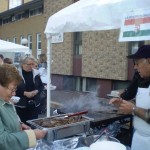 Serving lunch at the parish festival (Photo: C. Adam)