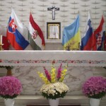 The decorated altar at Our Lady of Hungary in Montreal (Photo: Cadam)