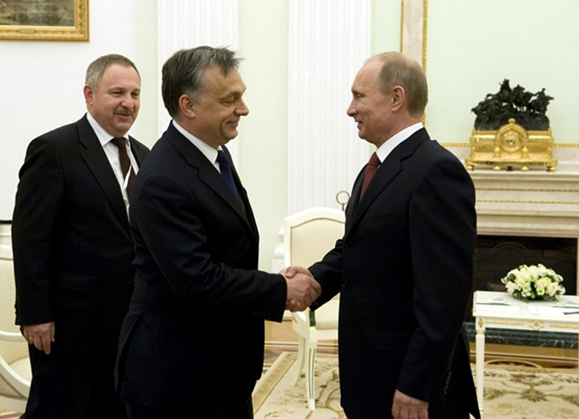 Orbán Moszkvában
