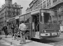 Ikarus busz Budapest belvárosában. (Fotó: veke.hu)