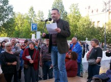 Szabadai Viktor. Tiltakozunk a német megszállás emlékművének felállítása ellen. Fotó-Garai-Édler-Eszter.