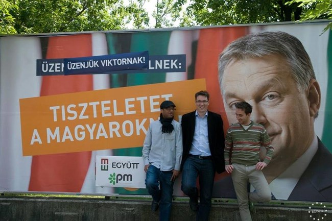 Az Együtt-PM meghekkelte Orbán plakátját.