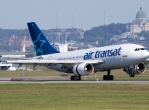 Egy Air Transat A310-es gép felszáll a montreáli Trudeau repülőtérről.