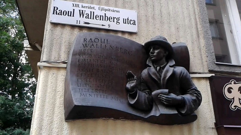 Raoul Wallenberg emléktáblája a XIII. kerületben.