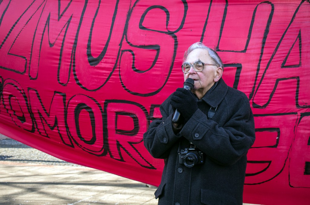 Mécs Imre a 2015. február 8. tüntetésen.