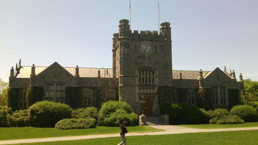 Westmount városháza 1922-ben épült, neo-Tudor stílusban. Fotó: Christopher Adam/KMH.