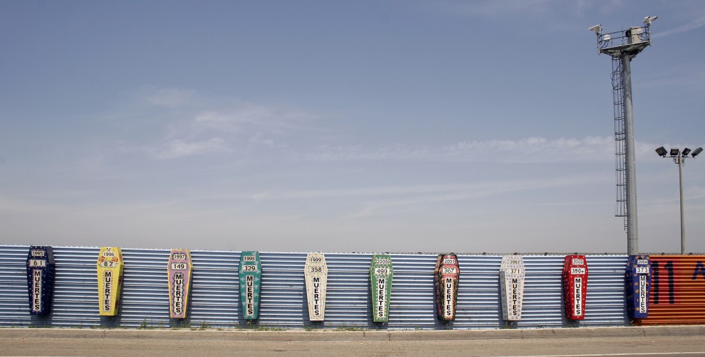 US-Mexico_border_deaths_monument