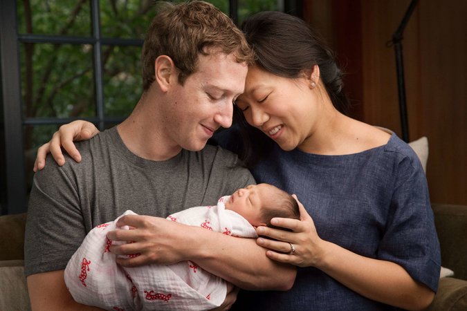 Mark Zuckerberg, Priscilla Chan és a lányuk, Max. 
Forrás: The New York Times.