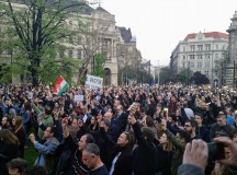 Szabad ország, szabad CEU, szabad gondolat! Tüntetés: 2017. április 9., Budapest, Ybl Miklós tér. (Készítette: Garai-Édler Eszter)