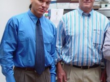 Szilágyi Ákos (nyakkendővel balra) a New York-i Polgári Kör vezetője és Lovas István New York-ban.