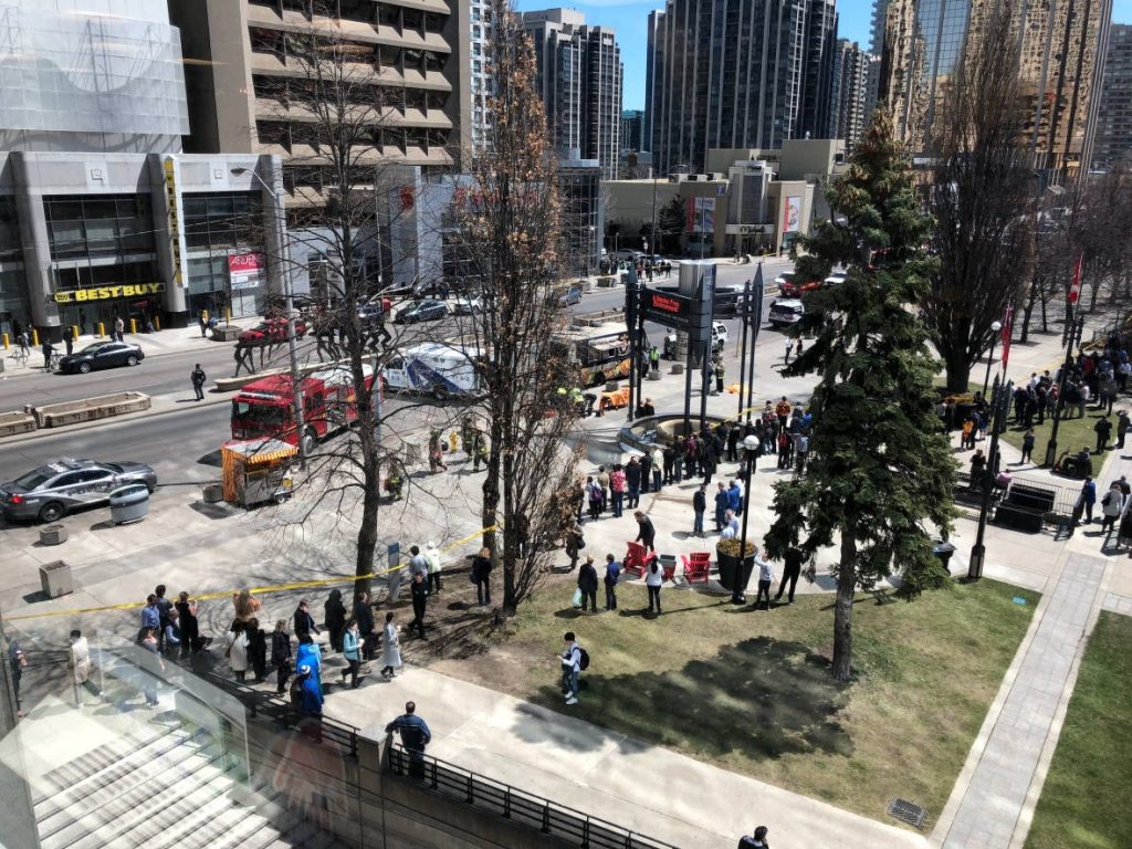 Merénylet Torontóban — Legalább tízen meghaltak
