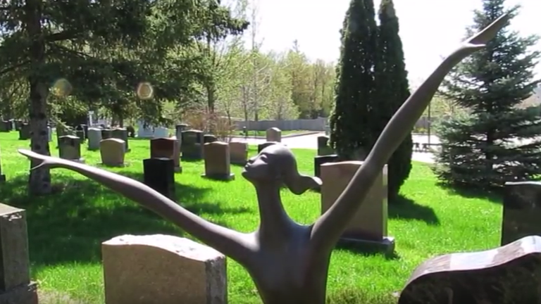 Beechwood — Látogatás Kanada nemzeti sírkertjébe (videó)