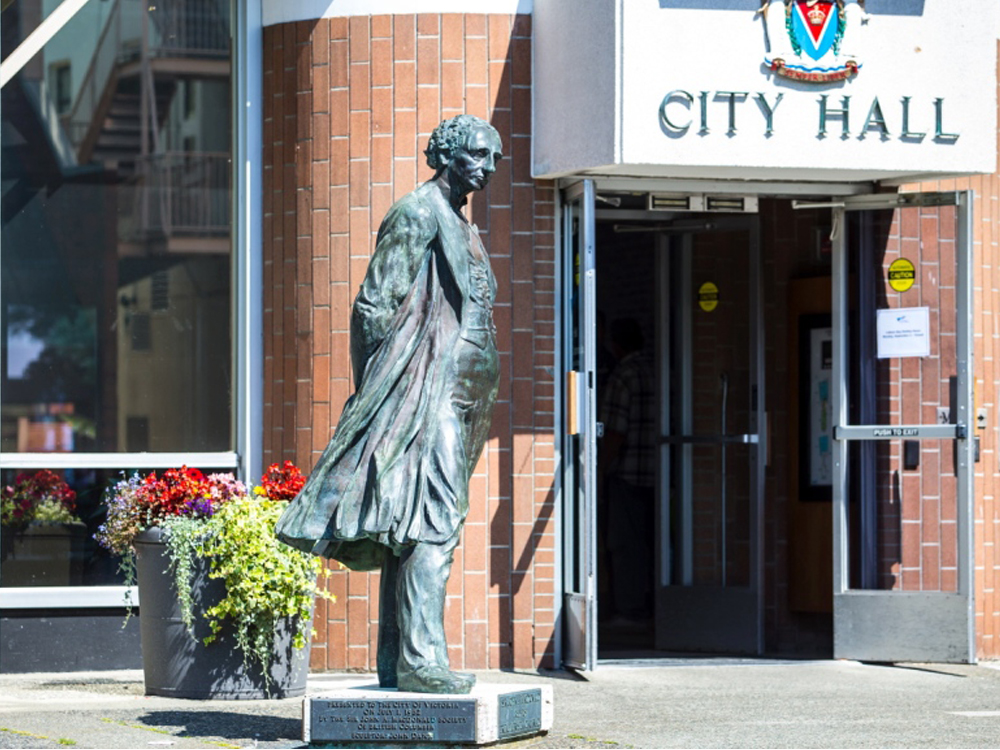 Lebontják az államalapító kanadai miniszterelnök szobrát Victoriában
