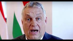 Orbán miniszterelnöki pozícióban szépségkirálynői aggyal