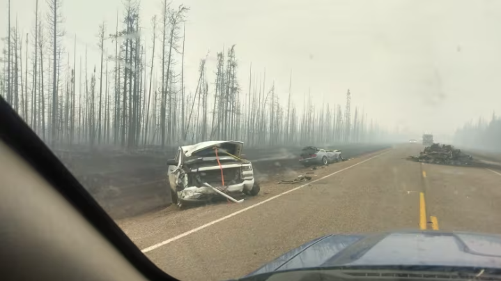 Tűzvész miatt evakuálási parancsot adtak ki egy észak-kanadai fővárosra