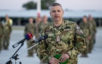 Orbán nem csak a fegyveres erők feletti kontrollt veszítette el, de talán már a repülőgépe sem fog tudni felszállni, amivel majd menekülni akar az országból