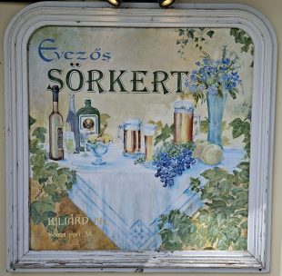 Társasági kikötő a Római-parton